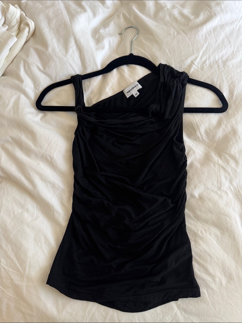 superdown Black Asymmetric One-Shoulder Tank Top